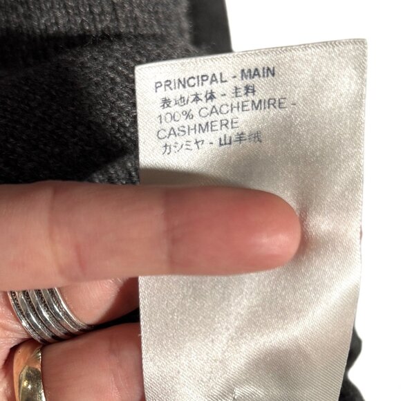 Louis Vuitton FW18 Grey Cashmere Pink Monogram Sweater - Picture 8 of 8